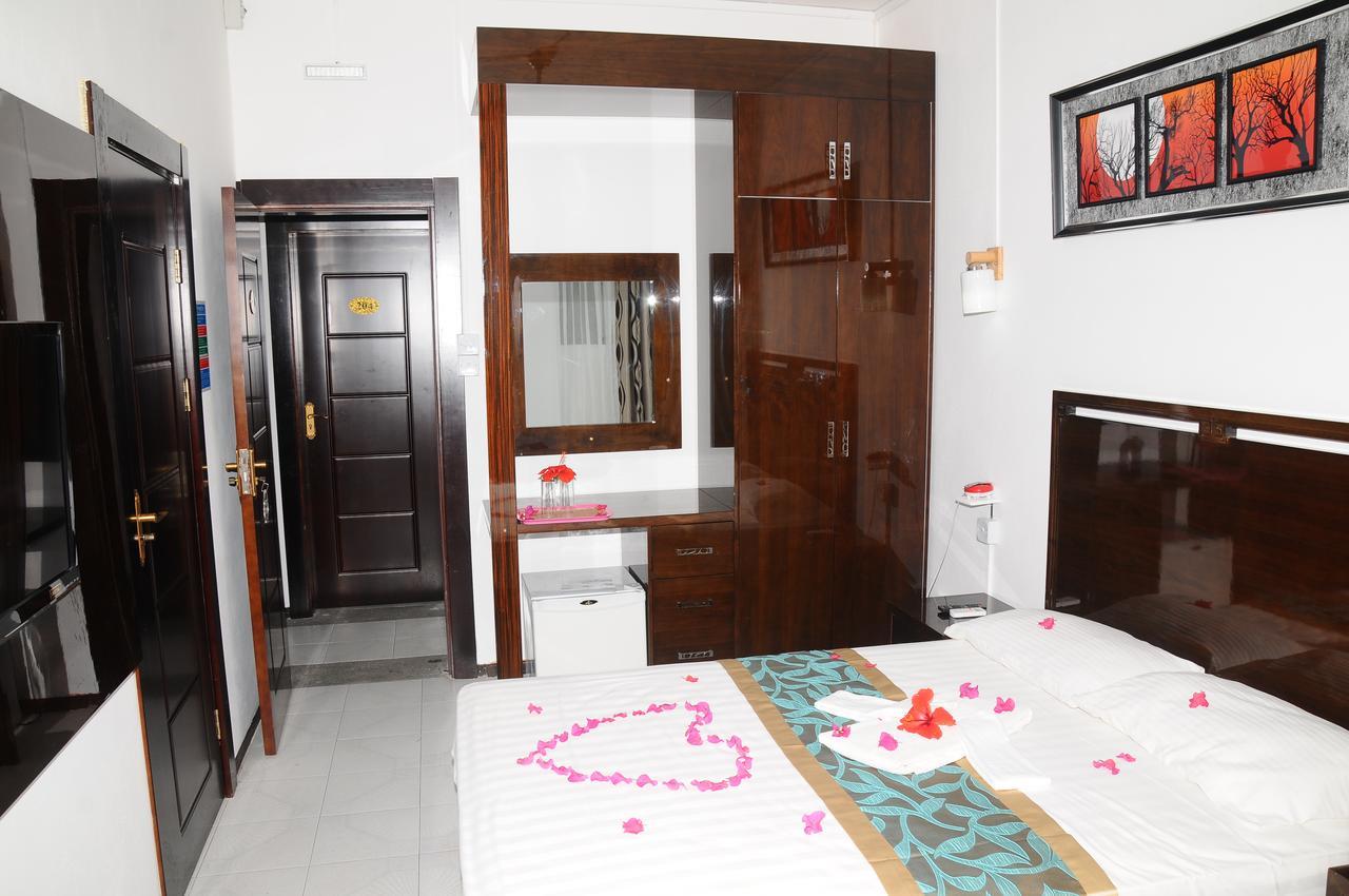 Le Flamboyant Hotel Port Mathurin Ngoại thất bức ảnh