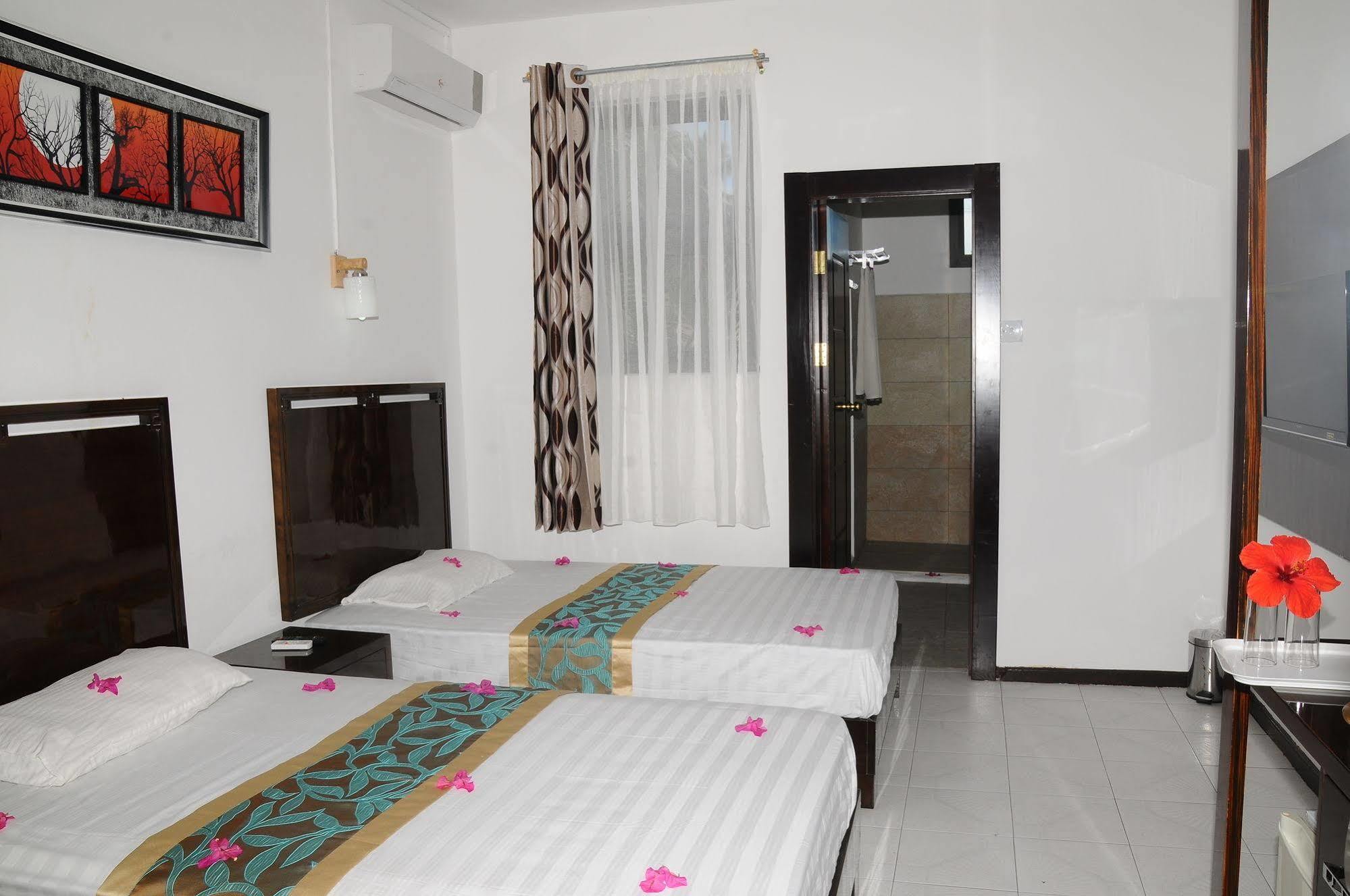 Le Flamboyant Hotel Port Mathurin Ngoại thất bức ảnh