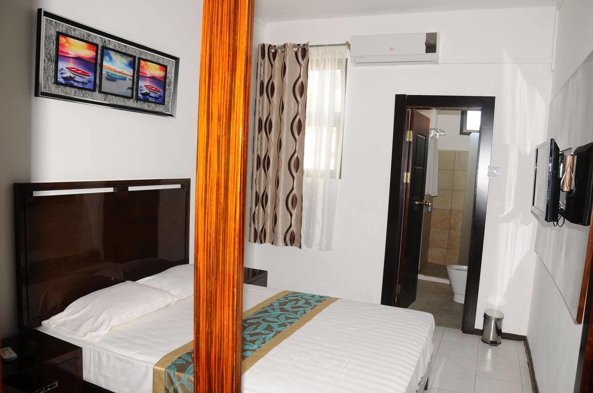 Le Flamboyant Hotel Port Mathurin Ngoại thất bức ảnh