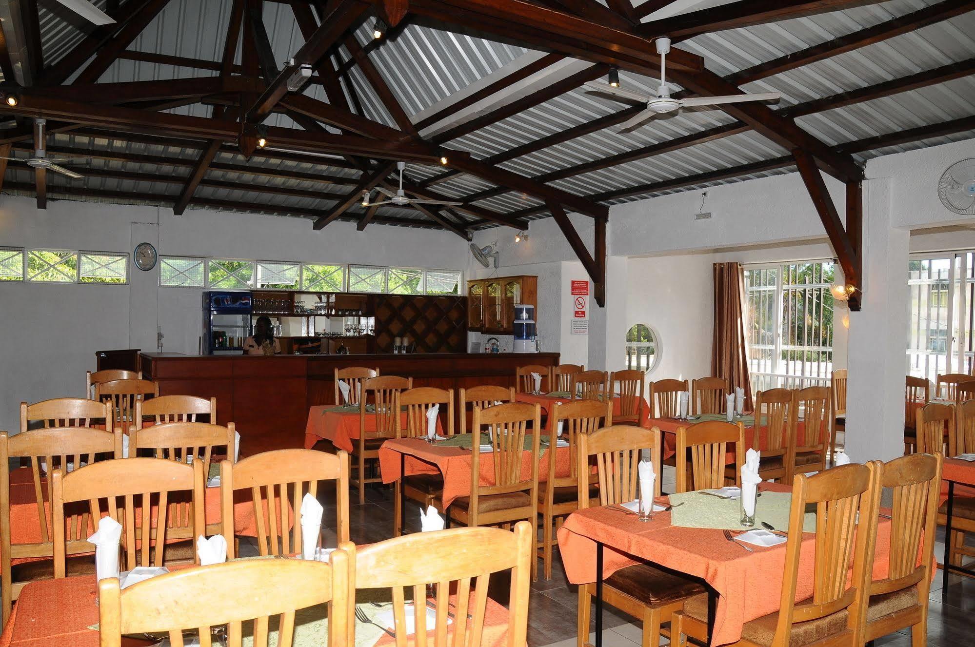 Le Flamboyant Hotel Port Mathurin Ngoại thất bức ảnh
